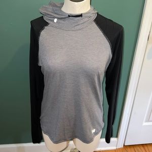 Womens Under Amour gray/black‎ RUN top. Medium